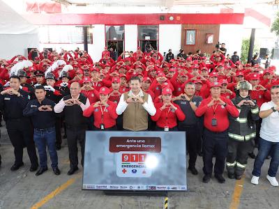 Con vivienda y equipamiento, Gobierno Estatal reconoce entrega heroica de bomberos  