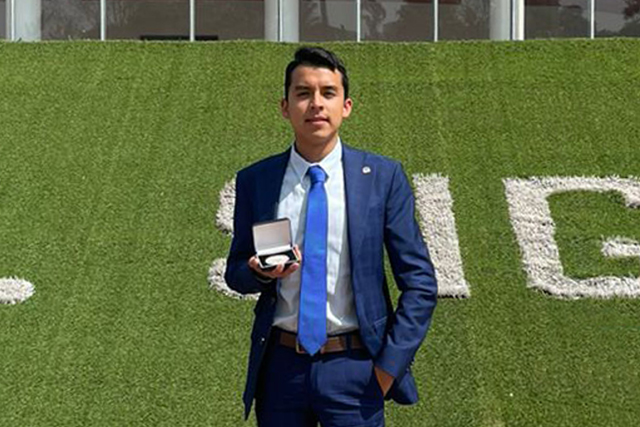 1A_PremioExcelencia.jpg