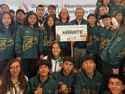 Más de 700 atletas compiten en Karate en Puebla