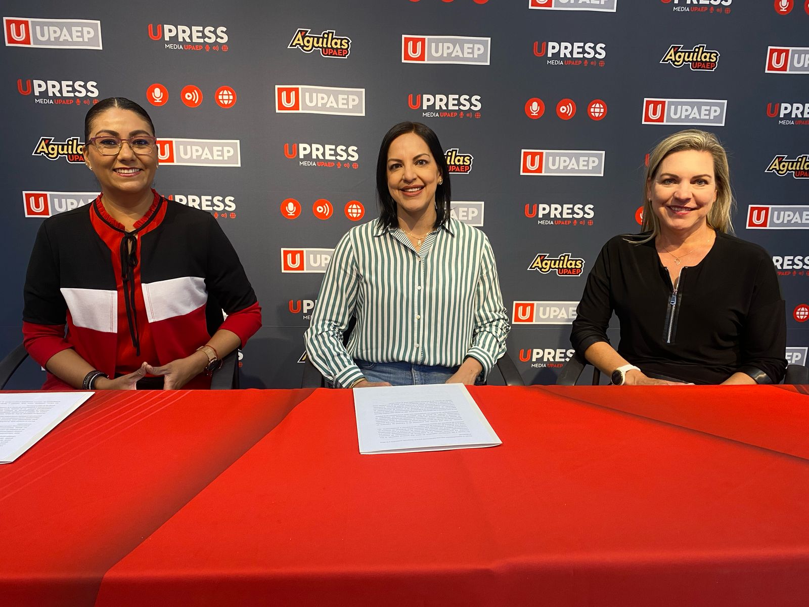 Montserrat Sánchez, Jessica Muller y Natasha de Klerk 1