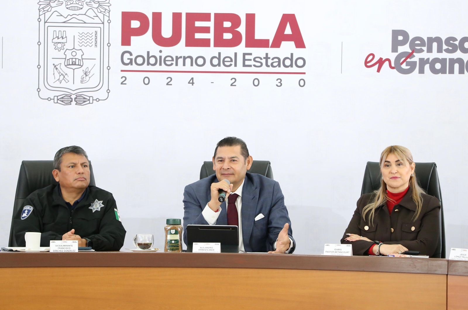 abf42eb0-06ed-42dd-9d64-220df61d7047.jpg