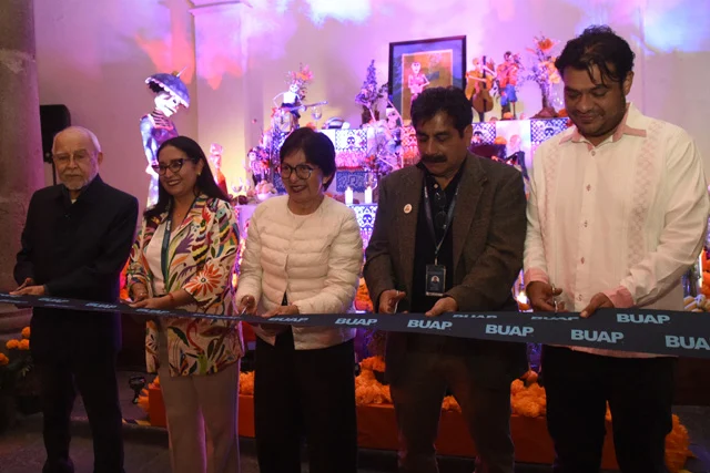 Inauguran ofrenda “Cultura, Muerte y Tradición. Altar dedicado a los Artistas Universitarios”